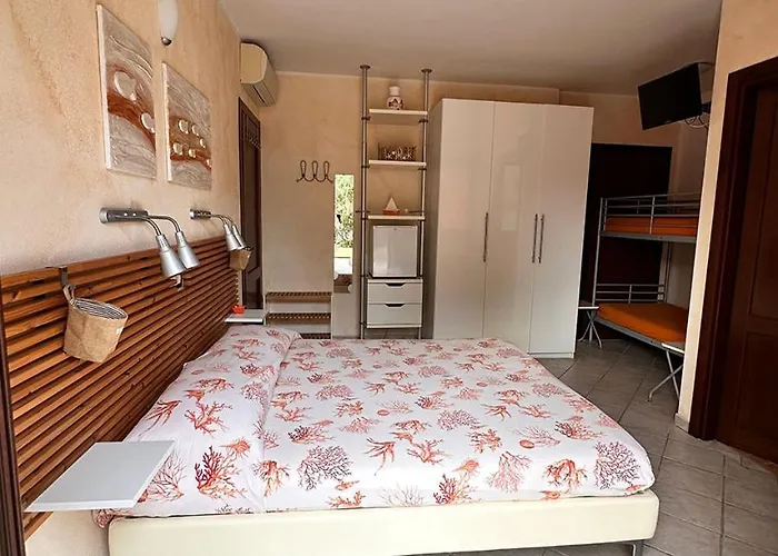 Pensión Homes- Crisalide La Maddalena (Sassari)